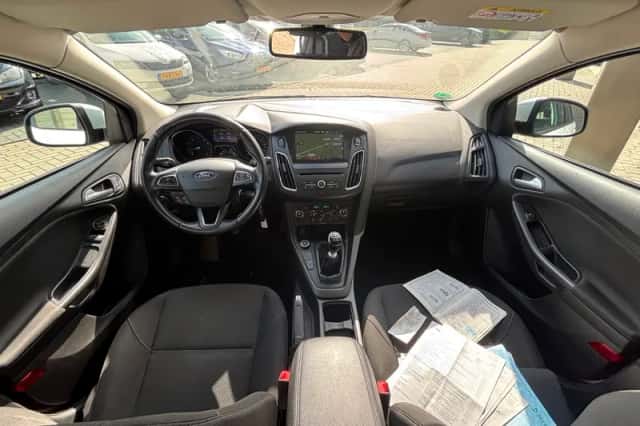 Ford Focus (2015) thumbnail 3