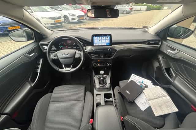 Ford Focus (2020) thumbnail 2