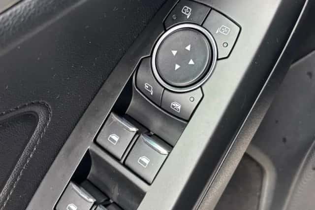 Ford Focus (2020) thumbnail 6