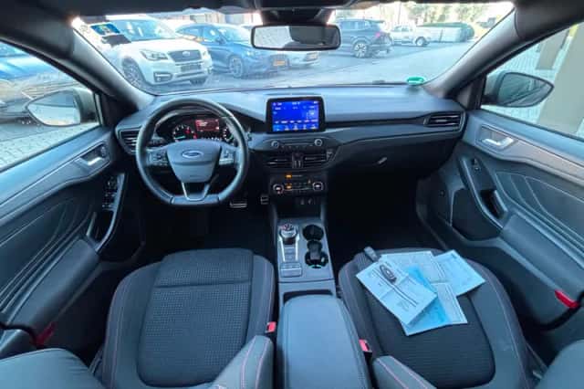 Ford Focus (2019) thumbnail 3