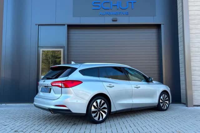 Ford Focus (2018) thumbnail 2