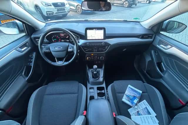 Ford Focus (2018) thumbnail 3