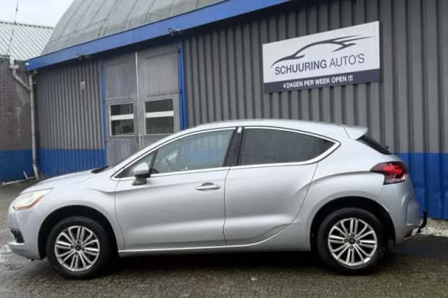Citroën DS4 (2011) thumbnail 2