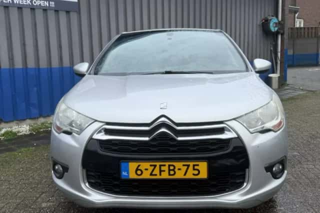 Citroën DS4 (2011) thumbnail 4