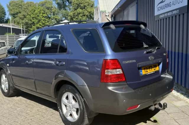Kia Sorento (2007) thumbnail 3