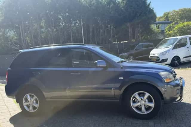 Kia Sorento (2007) thumbnail 5