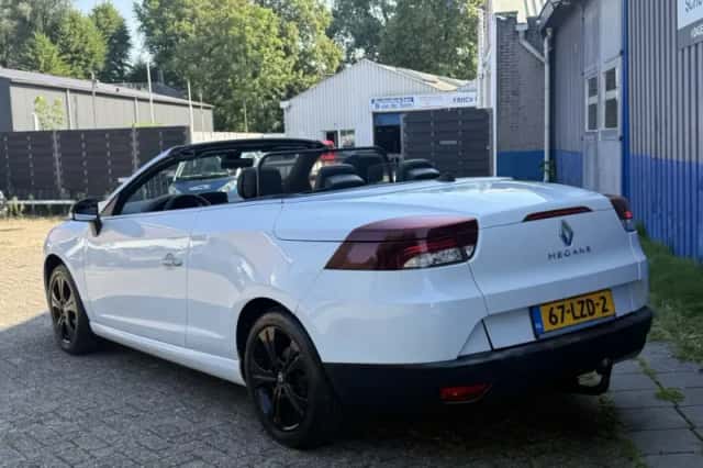 Renault Mégane (2010) thumbnail 5