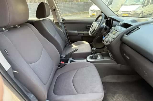 Kia Soul (2009) thumbnail 6