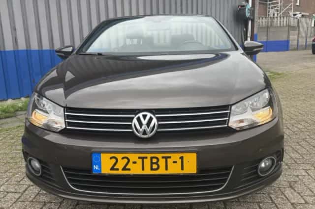 Volkswagen Eos (2012) thumbnail 6