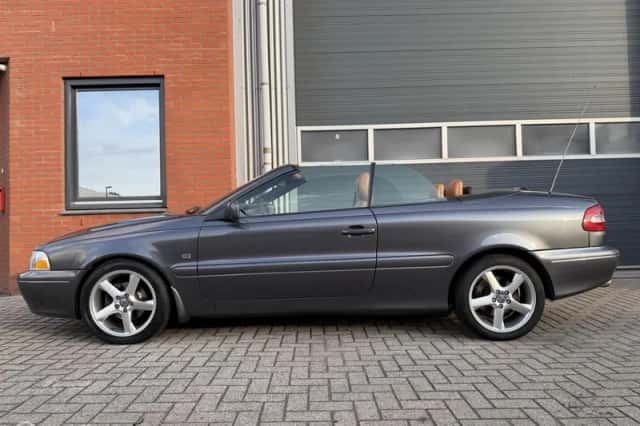 Volvo C70 (2004) thumbnail 1