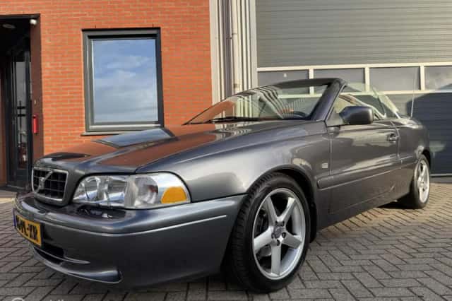 Volvo C70 (2004) thumbnail 3