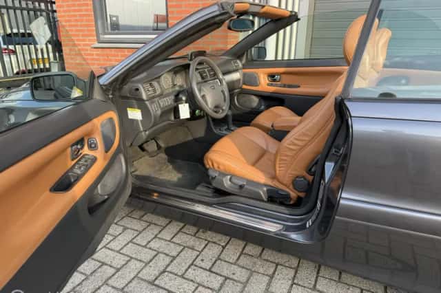 Volvo C70 (2004) thumbnail 5