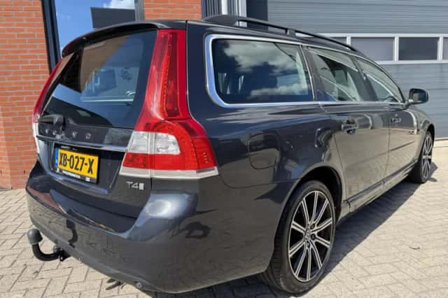 Volvo V70 (2015) thumbnail 3