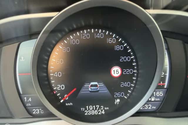 Volvo V70 (2015) thumbnail 6