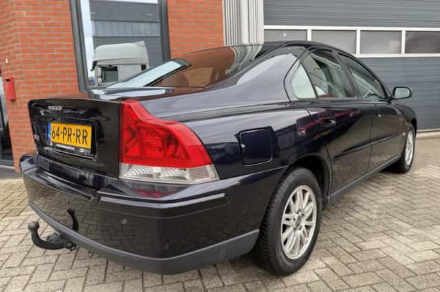 Volvo S60 (2004) thumbnail 3