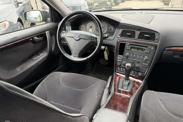 Volvo S60 (2004) thumbnail 5