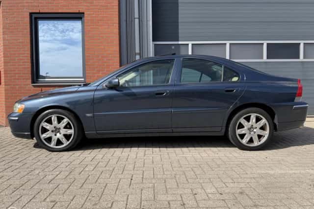 Volvo S60 (2004) thumbnail 1