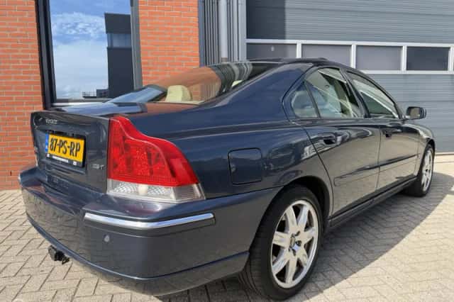 Volvo S60 (2004) thumbnail 3