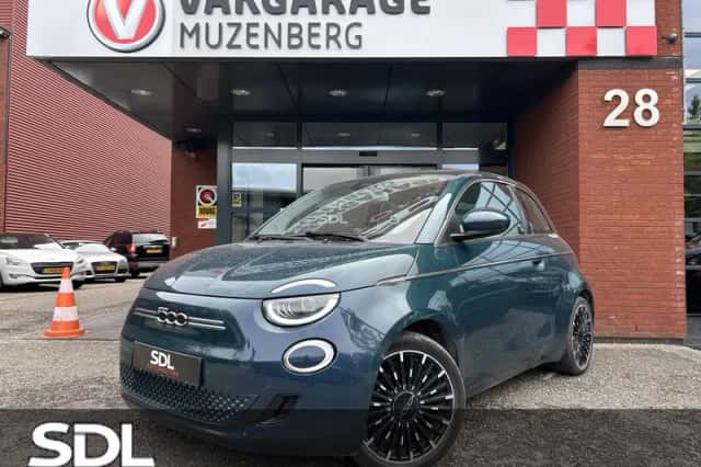 Fiat 500e (2021) thumbnail 1