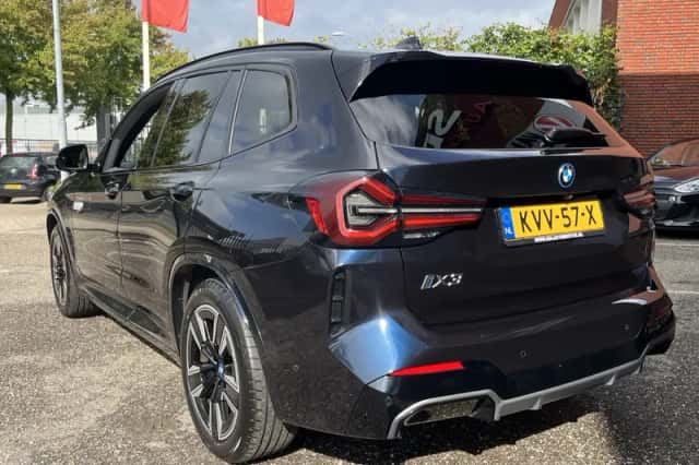 BMW iX3 (2022) thumbnail 4