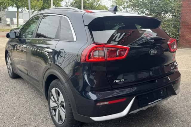 Kia Niro (2017) thumbnail 4