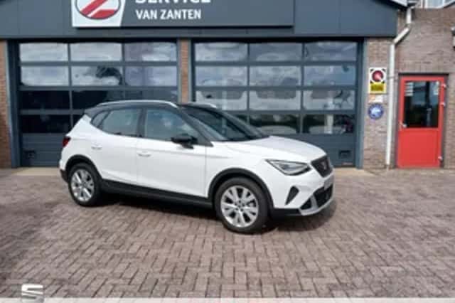 SEAT Arona (2024) thumbnail 1