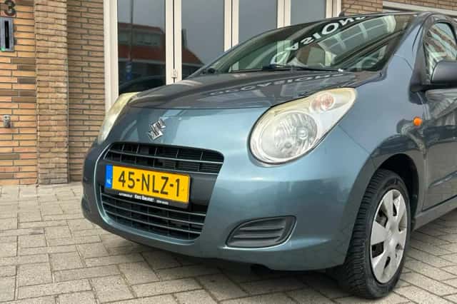 Suzuki Alto (2010) thumbnail 5