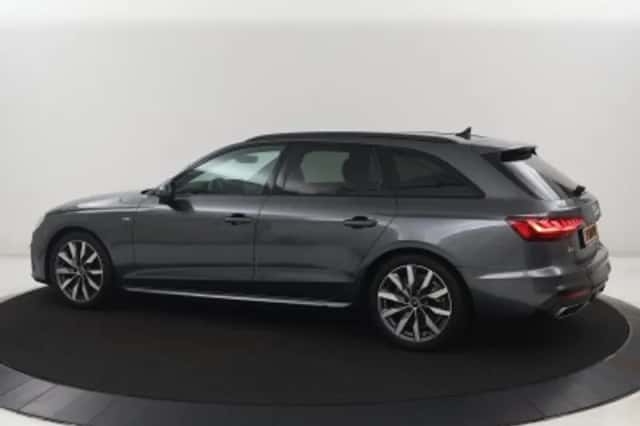 Audi A4 (2024) thumbnail 2