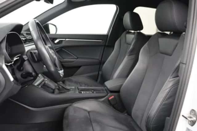 Audi Q3 (2023) thumbnail 5