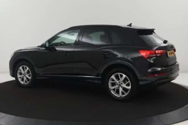 Audi Q3 (2022) thumbnail 2