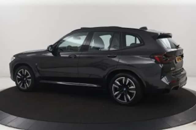 BMW iX3 (2023) thumbnail 2