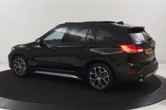 BMW X1 (2022) thumbnail 2