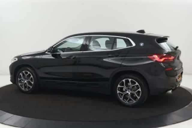 BMW X2 (2023) thumbnail 2