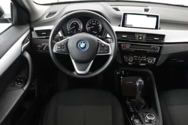BMW X2 (2023) thumbnail 3