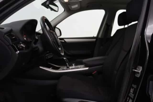 BMW X3 (2016) thumbnail 4