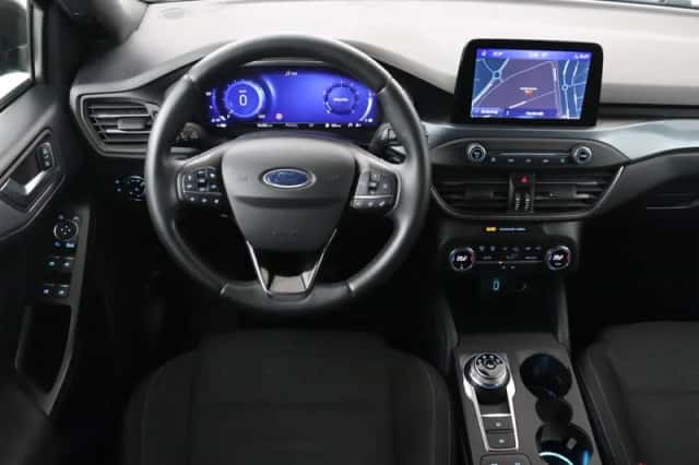 Ford Focus (2020) thumbnail 3