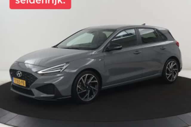 Hyundai i30 (2023) thumbnail 1