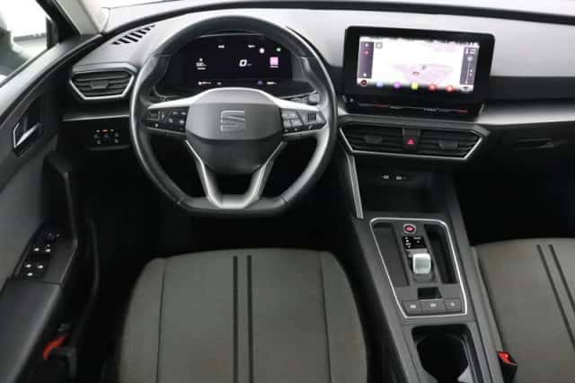 SEAT Leon (2022) thumbnail 4