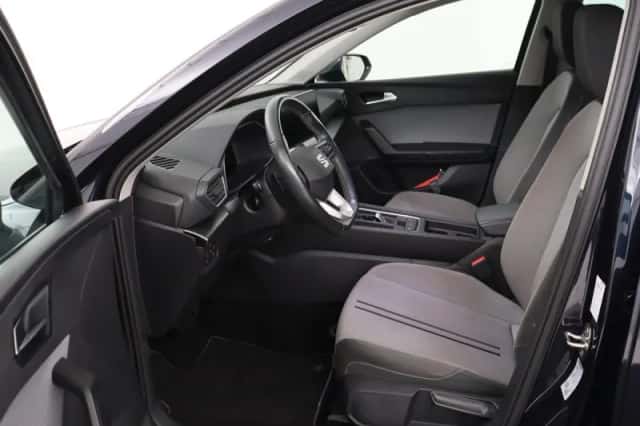 SEAT Leon (2022) thumbnail 5