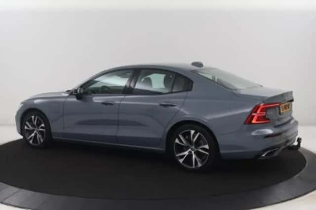 Volvo S60 (2023) thumbnail 2