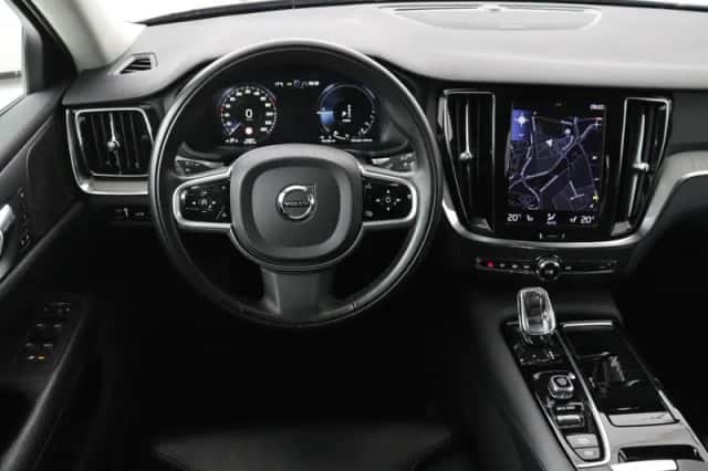 Volvo V60 (2021) thumbnail 3