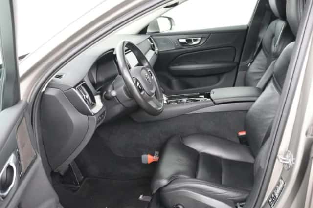 Volvo V60 (2021) thumbnail 4
