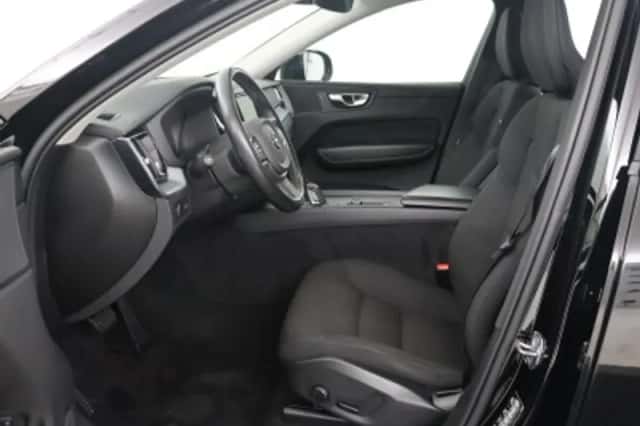 Volvo XC60 (2020) thumbnail 4