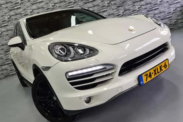 Porsche Cayenne (2010) thumbnail 5