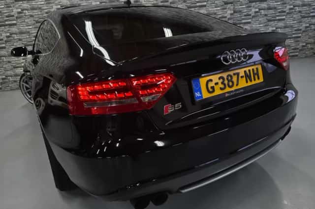Audi S5 (2011) thumbnail 2