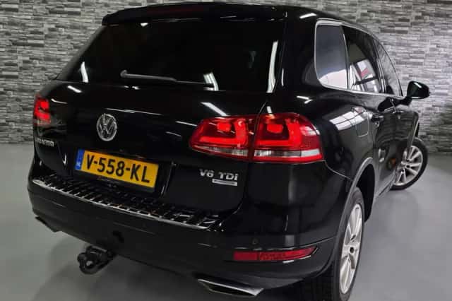 Volkswagen Touareg (2011) thumbnail 2