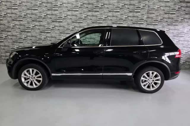 Volkswagen Touareg (2011) thumbnail 3