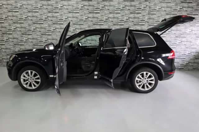 Volkswagen Touareg (2011) thumbnail 4