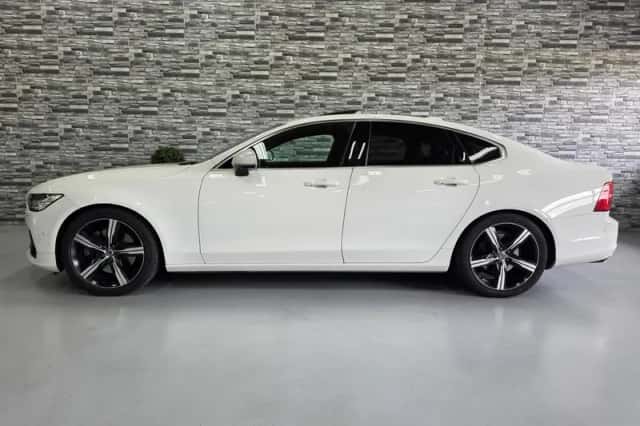 Volvo S90 (2018) thumbnail 3