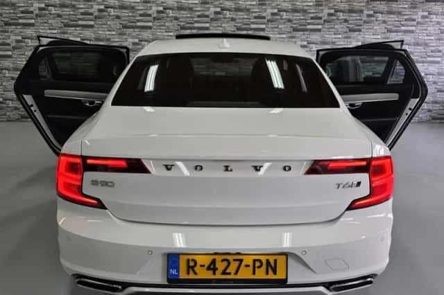 Volvo S90 (2018) thumbnail 6